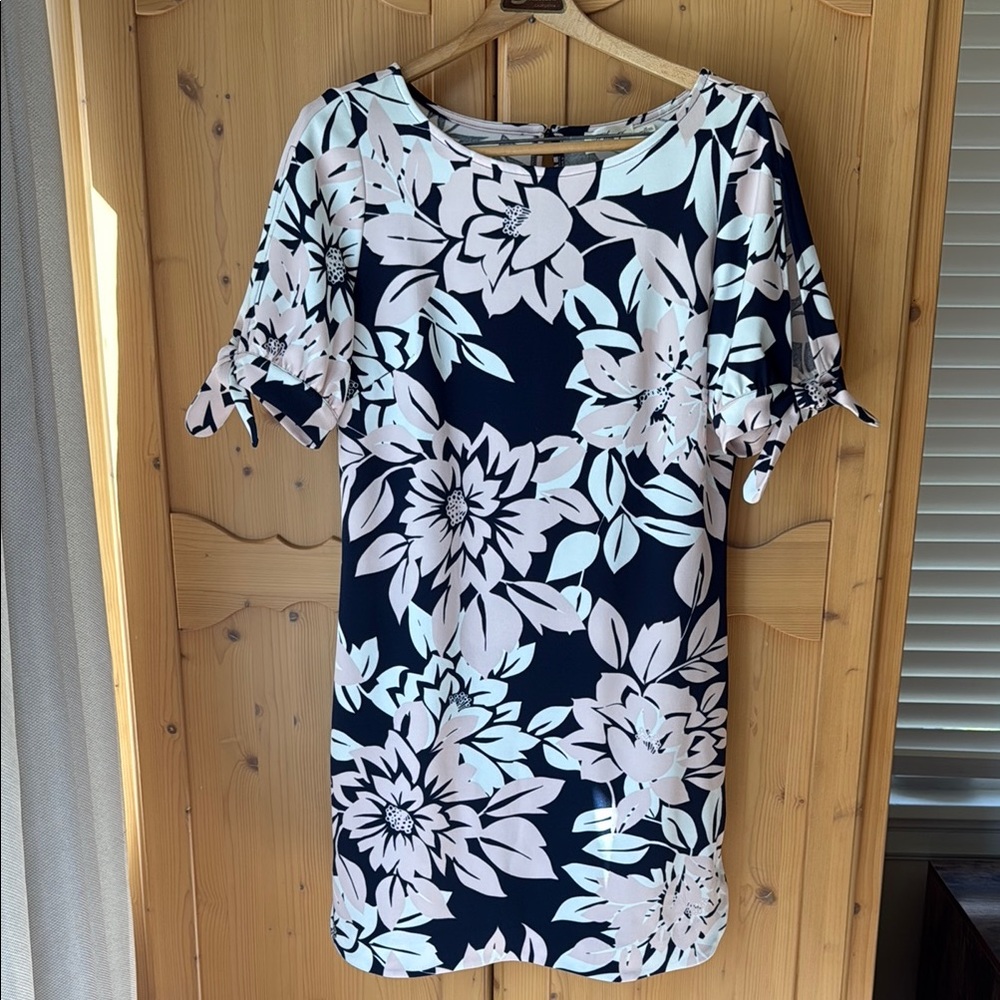 Eliza J Floral Navy and White Dress size 10